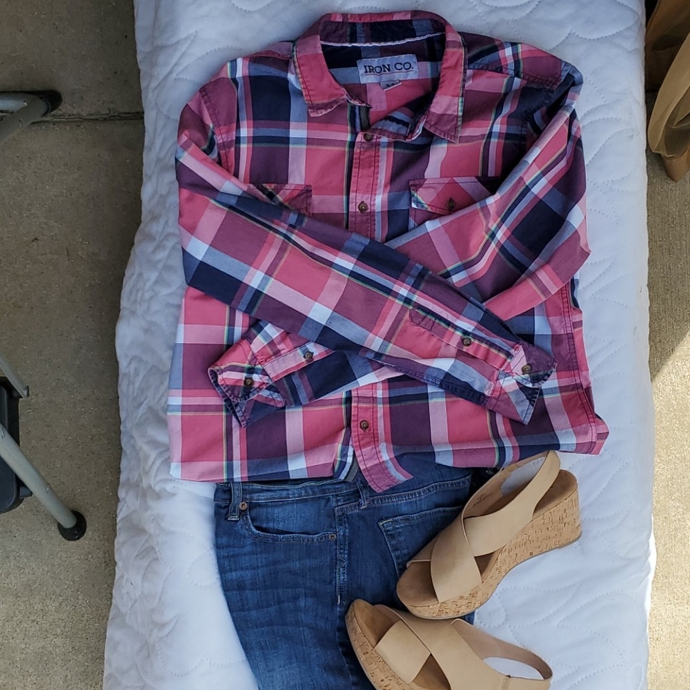 Button-down pink and blue plaid long sleeves size medium